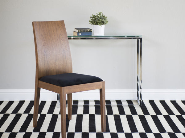 Homeroots 36" Clear And Silver Glass Sled Console Table   400518