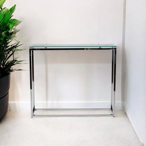 Homeroots 36" Clear And Silver Glass Sled Console Table   400518