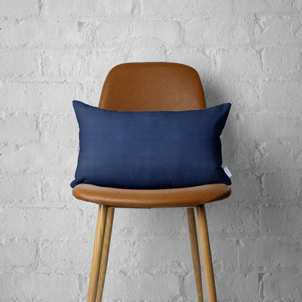 Homeroots Set Of 2 White And Navy Faux Leather Throw Pillows   400960