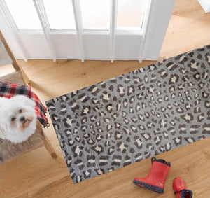 Homeroots 2' X 6' Gray And Brown Cheetah Washable Runner Rug  Nylon 401017