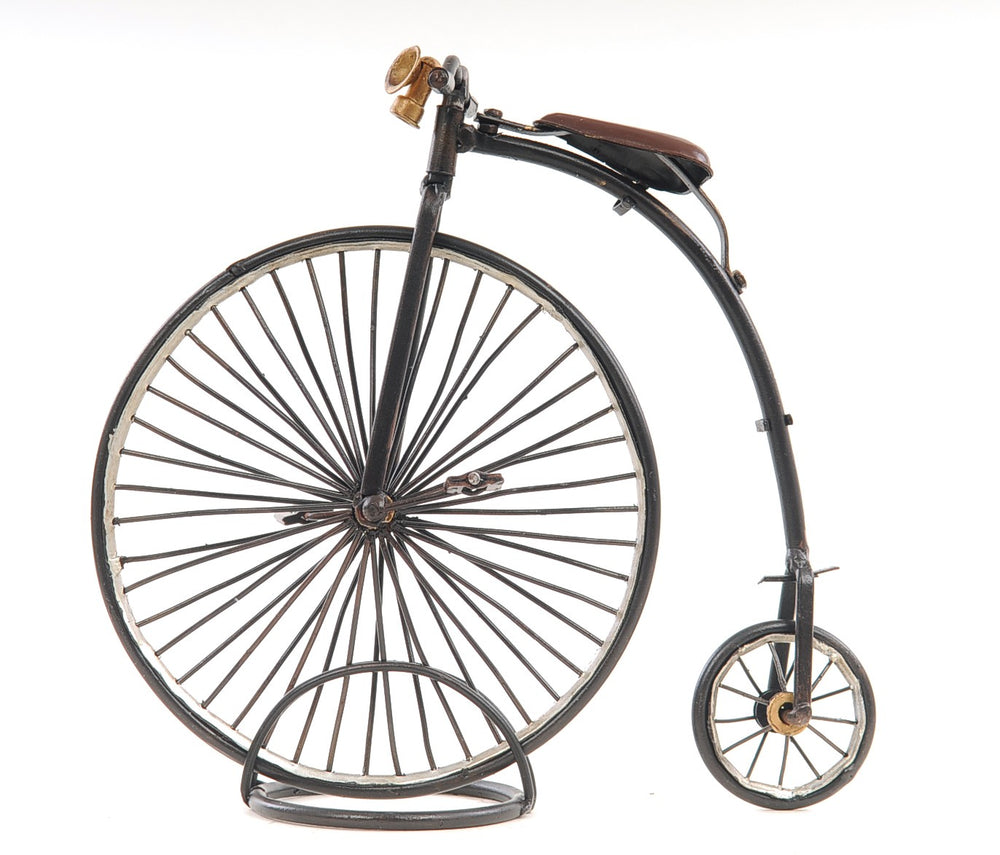 Homeroots C1870 High Wheeler Bicycle Sculpture  Metal 401110