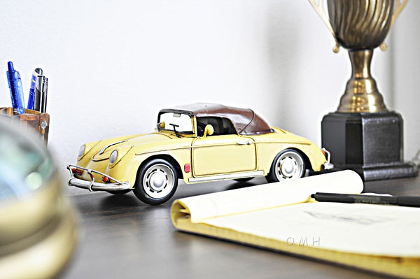 Homeroots C1963 Aston Martin Db5 Sculpture  Metal 401137