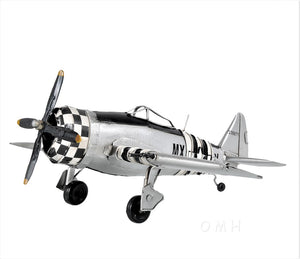 Homeroots C1943 Republic P-47 Thunderbolt Sculpture  Metal 401148
