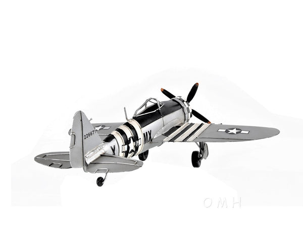 Homeroots C1943 Republic P-47 Thunderbolt Sculpture  Metal 401148