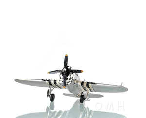 Homeroots C1943 Republic P-47 Thunderbolt Sculpture  Metal 401148