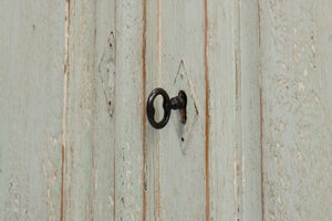Sarreid Antique Whitewash Sideboard: Stylish 4-door Design With Natural Old Pine Top And Removable Shelves White  40116