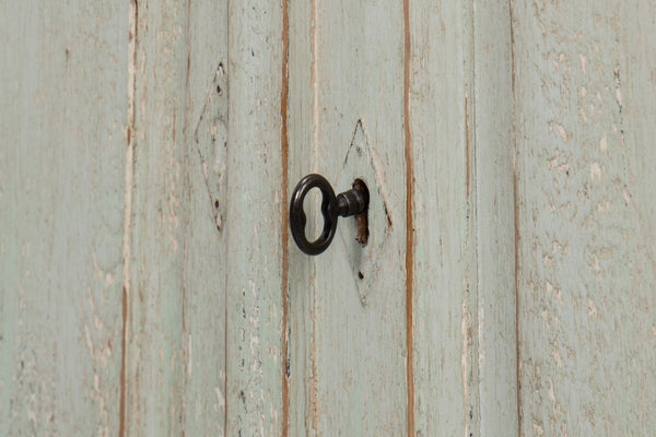 Sarreid Antique Whitewash Sideboard: Stylish 4-door Design With Natural Old Pine Top And Removable Shelves White  40116
