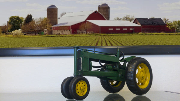 Homeroots C1935 John Deere Model B Tractor Sculpture  Metal 401164