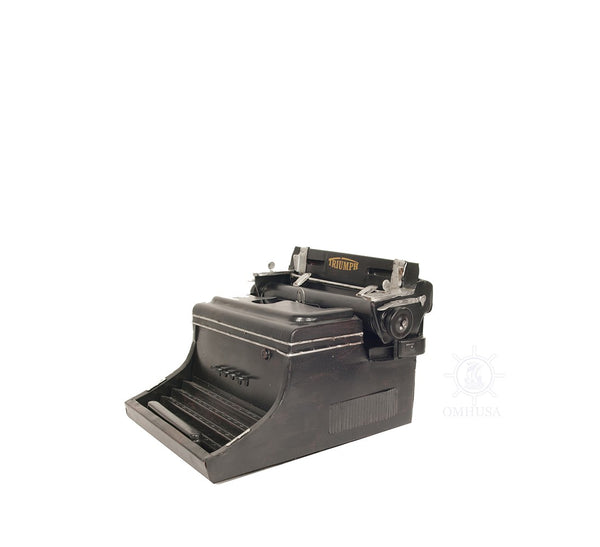 Homeroots 6" Black Metal Hand Painted Figurine Tabletop Sculpture  Metal 401170