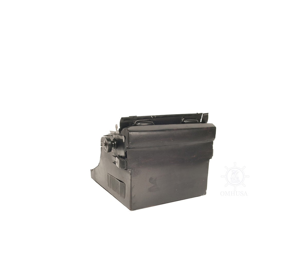 Homeroots 6" Black Metal Hand Painted Figurine Tabletop Sculpture  Metal 401170