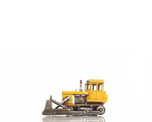 Homeroots Chevrolet Tow Truck Sculpture  Metal 401177