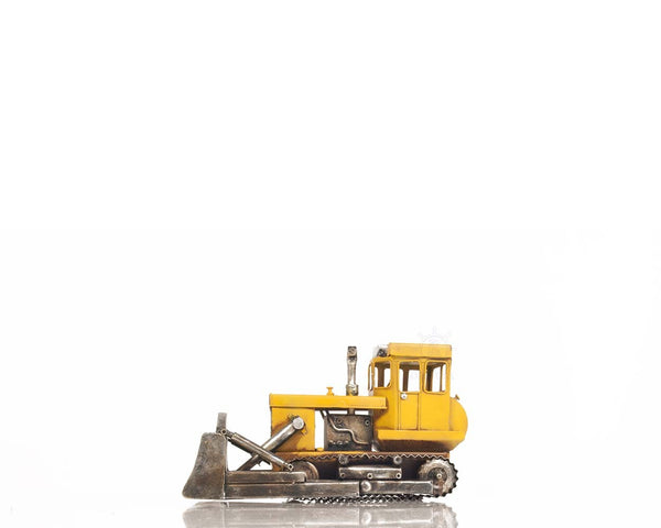Homeroots Chevrolet Tow Truck Sculpture  Metal 401177