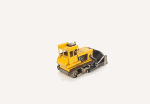 Homeroots Chevrolet Tow Truck Sculpture  Metal 401177