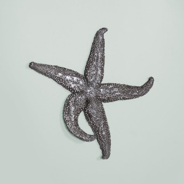 Homeroots 15' Silver Pewter Textured Starfish Wall Art Unframed Textual Art Wall Art  Resin 401228