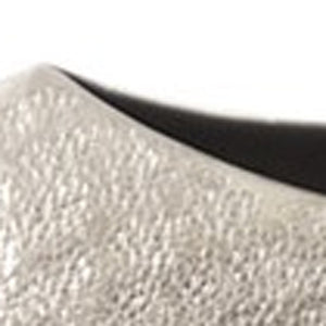 Homeroots 10" Hammered Silver Disc Shape Decorative Vase  Aluminum 401232