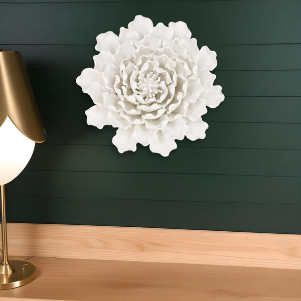 Homeroots 9" Off White Sculptural Flower Ceramic Wall Decor  Ceramic 401280