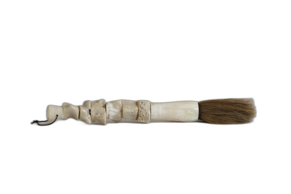 HomeRoots Natural Chunky Coral Calligraphy Brush - Unique Jade & Horsetail Decor for Elegant Home Accents 401520