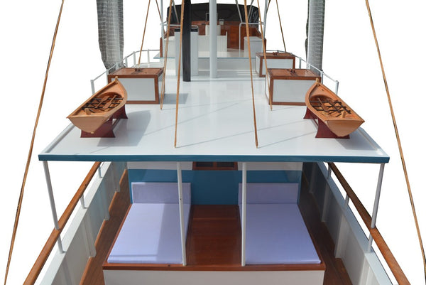 Homeroots Dickie Walker Xxxl Trawler Yacht Model  Solid Wood 401771