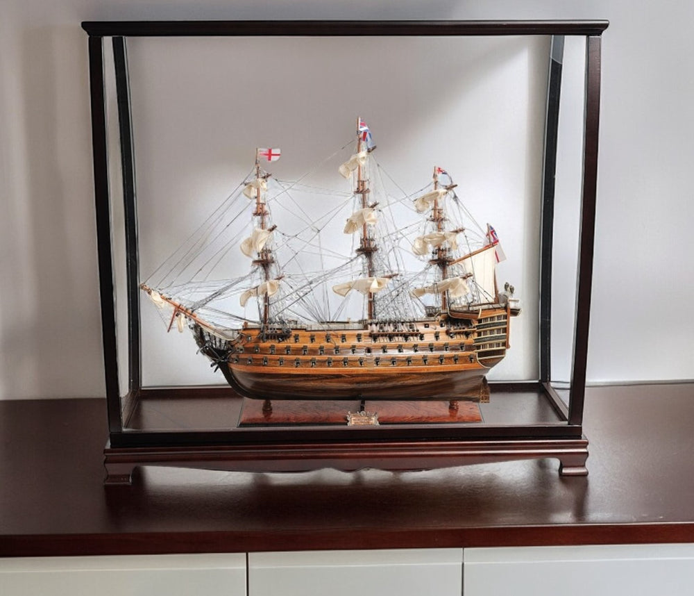 Homeroots 32" Wood Brown Solid Wood Hand Painted Hms Victory Medium Display Case Model Boat  Solid Wood 401843