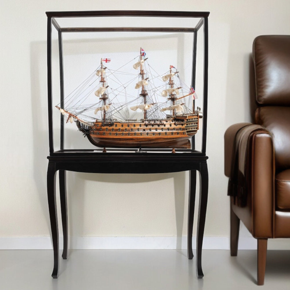 Homeroots 30" Wood Brown Solid Wood Hand Painted Hms Victory Medium Open Front Display Case Model Boat  Solid Wood 401844
