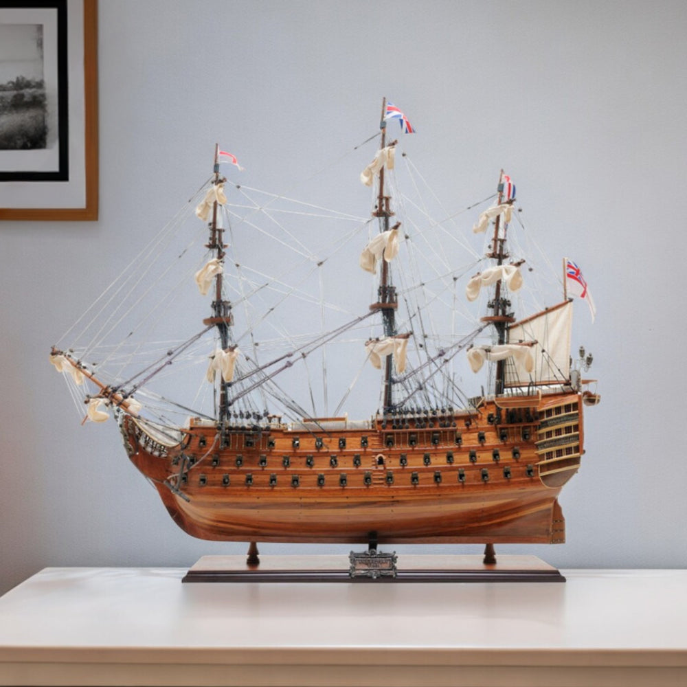 Homeroots 36" Wood Brown Solid Wood Hand Painted Hms Victory Exclusive Edition Model Boat  Solid Wood 401845