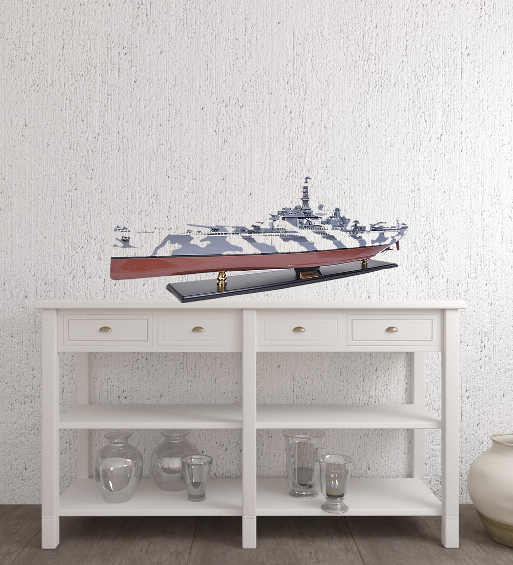 Homeroots 16" Gray And White Manufactured Wood Hand Painted Sculpture  Solid Wood 401873