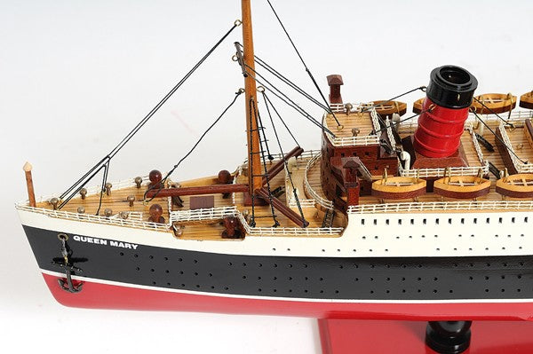 Homeroots 12" Black And Red Solid Wood Hand Painted Rms Queen Mary Large Model Boat  Solid Wood 401876