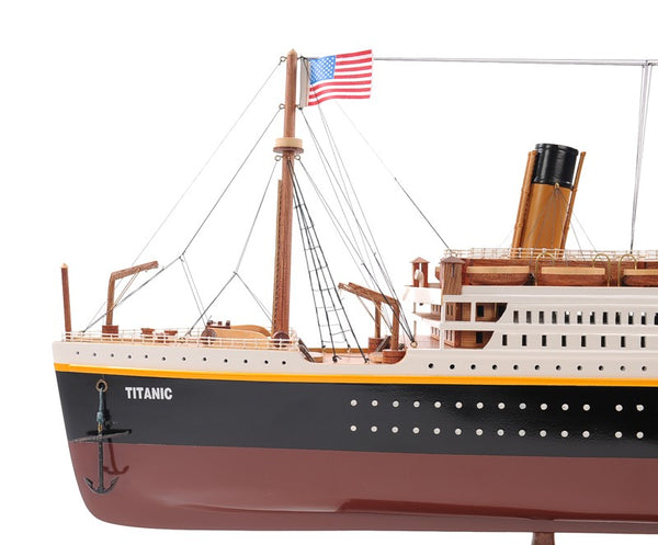 Homeroots 14" Black And Red Solid Wood Hand Painted 1912 Rms Titanic Large Model Boat  Solid Wood 401878