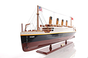 Homeroots 11" Black And Red 1912 Rms Titanic Medium Boat Hand Painted Decorative Boat  Solid Wood 401880