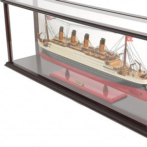 Homeroots 16" Black And Red Solid Wood Hand Painted 1912 Rms Titanic Medium Display Case Model Boat  Solid Wood 401881