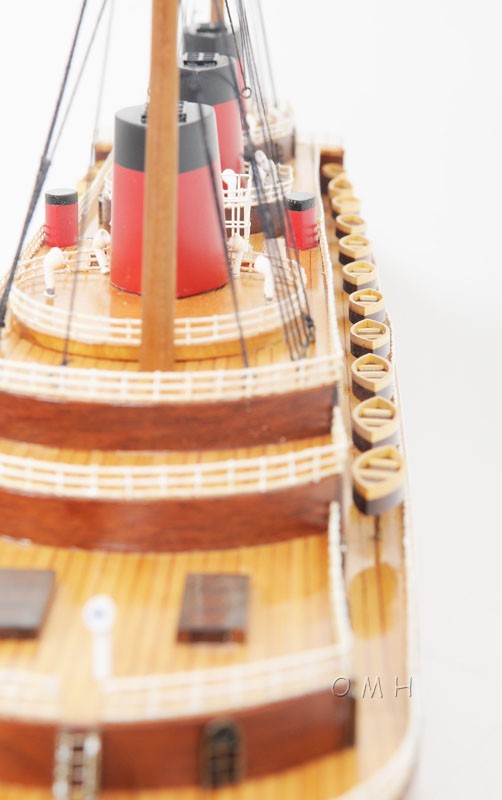 Homeroots 15" Black And Red Normandie Large Boat Hand Painted Decorative Boat  Solid Wood 401887