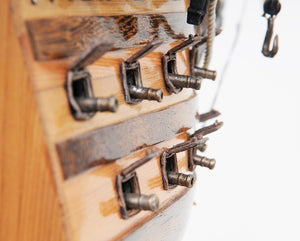 Homeroots 29" Wood Brown Hms Victory Bow Section Hand Painted Decorative Boat  Solid Wood 401911