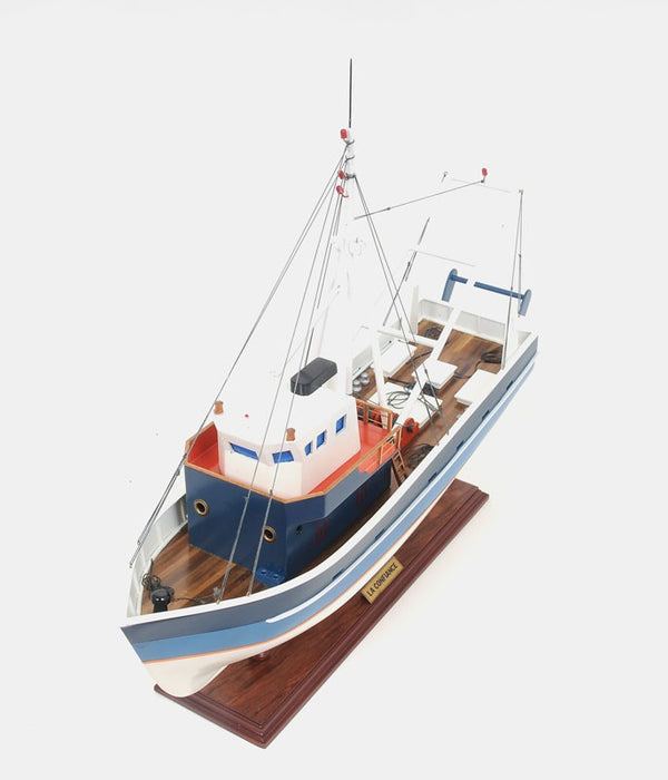 Homeroots 21" Blue And White 1797 La Confiance Boat Hand Painted Decorative Boat  Solid Wood 401939