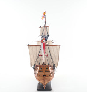 Homeroots 26" Wood Brown Hand Painted Sculpture  Solid Wood 401985