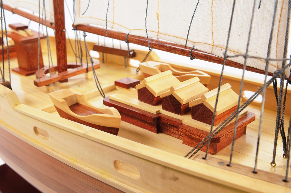 Homeroots 33" Wood Brown Solid Wood Hand Painted Bluenose Ii Model Boat  Solid Wood 401998