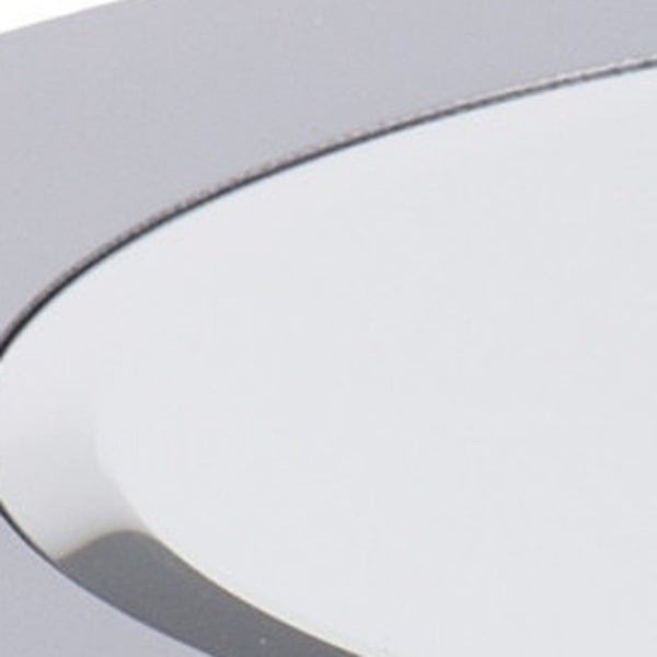 Homeroots 29" Silver Mirrored And Metal Round Mirrored Coffee Table   402092