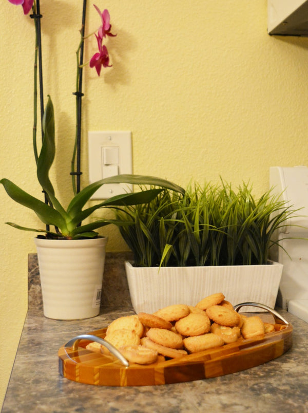 Homeroots 2" Natural Solid Wood Chris Craft Hand Painted Sculpture  Solid Wood 402242