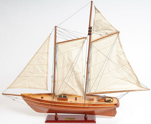 Homeroots 28" Wood Brown America 1851 Yacht Hand Painted Sculpture  Solid Wood 402244