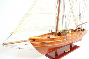 Homeroots 28" Wood Brown America 1851 Yacht Hand Painted Sculpture  Solid Wood 402244