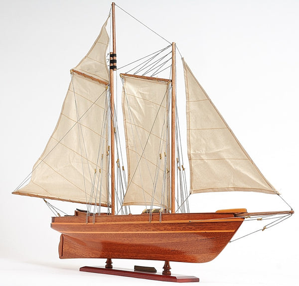 Homeroots 28" Wood Brown America 1851 Yacht Hand Painted Sculpture  Solid Wood 402244