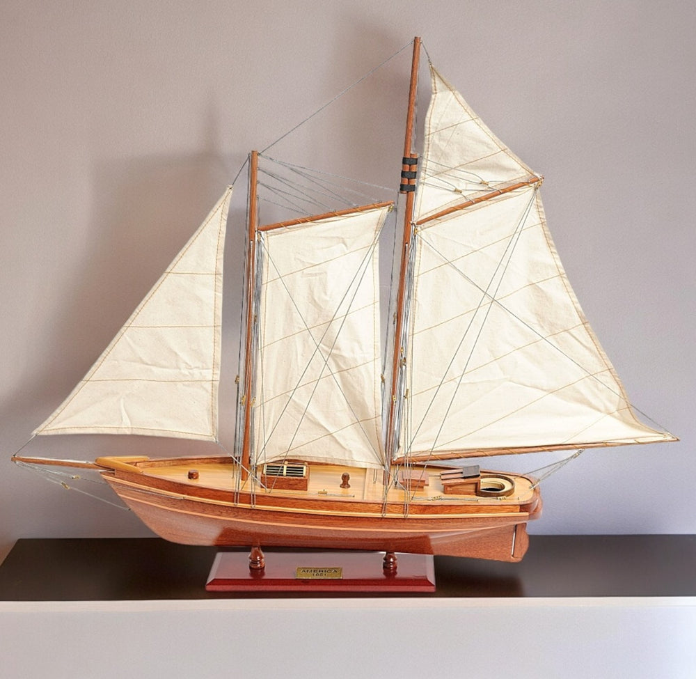 Homeroots 28" Wood Brown America 1851 Yacht Hand Painted Sculpture  Solid Wood 402244