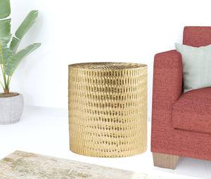 Homeroots 18" Gold Manufactured Wood And Solid Wood Round End Table   402302