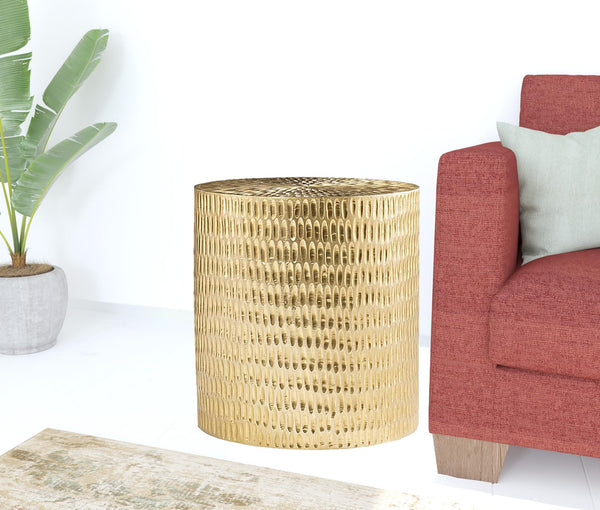 Homeroots 18" Gold Manufactured Wood And Solid Wood Round End Table   402302