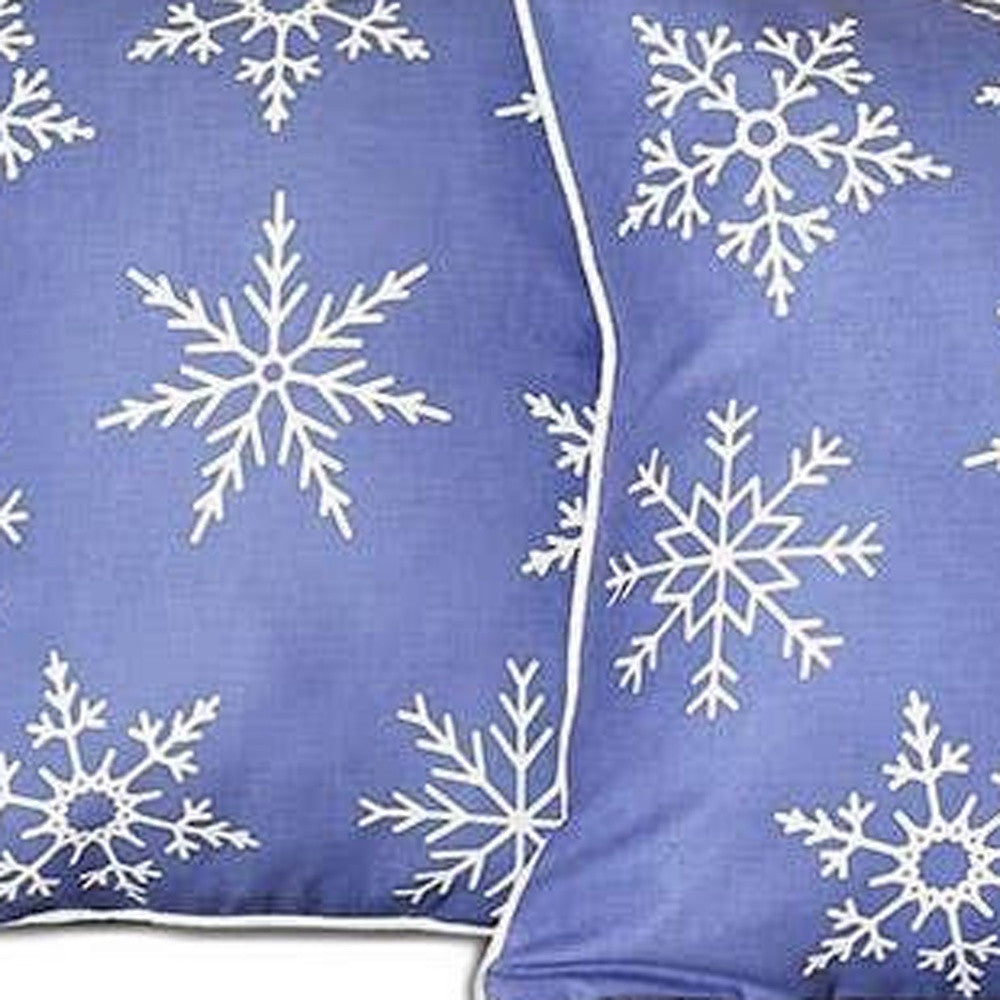 Homeroots Set Of 4 Blue And White Snowflakes Throw Pillows   402353
