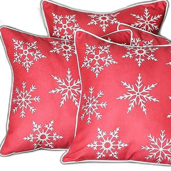 Homeroots Set Of 4 Red And White Snowflakes Throw Pillows   402354