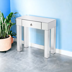 Homeroots 31" Silver Mirrored Glass Console Table With Storage   402431