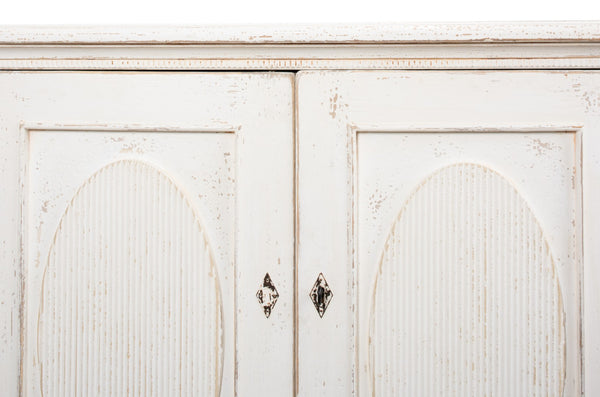 Sarreid Whitewash Ribbon Sideboard With Two Removable Shelves - Stylish Reclaimed Pine With Chic Finish White  40381