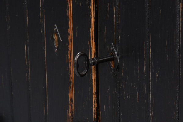 Sarreid Aztec Sideboard Black - Stylish Antique Finish With 2 Removable Shelves For Versatile Storage Solutions Black  40383-5