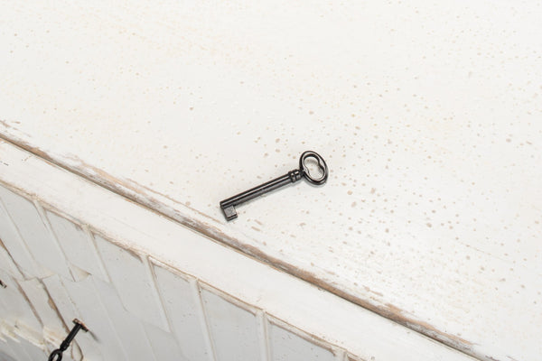 Sarreid Aztec Sideboard On Stand - Chic Whitewash Finish With 2 Removable Shelves For Stylish Storage White  40383