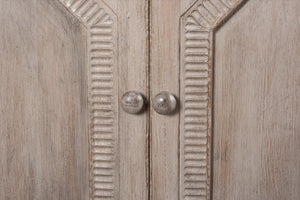 Sarreid Six Diamonds Sideboard - Elegant French Grey With 3 Removable Shelves - Stylish Reclaimed Pine Design Grey  40763